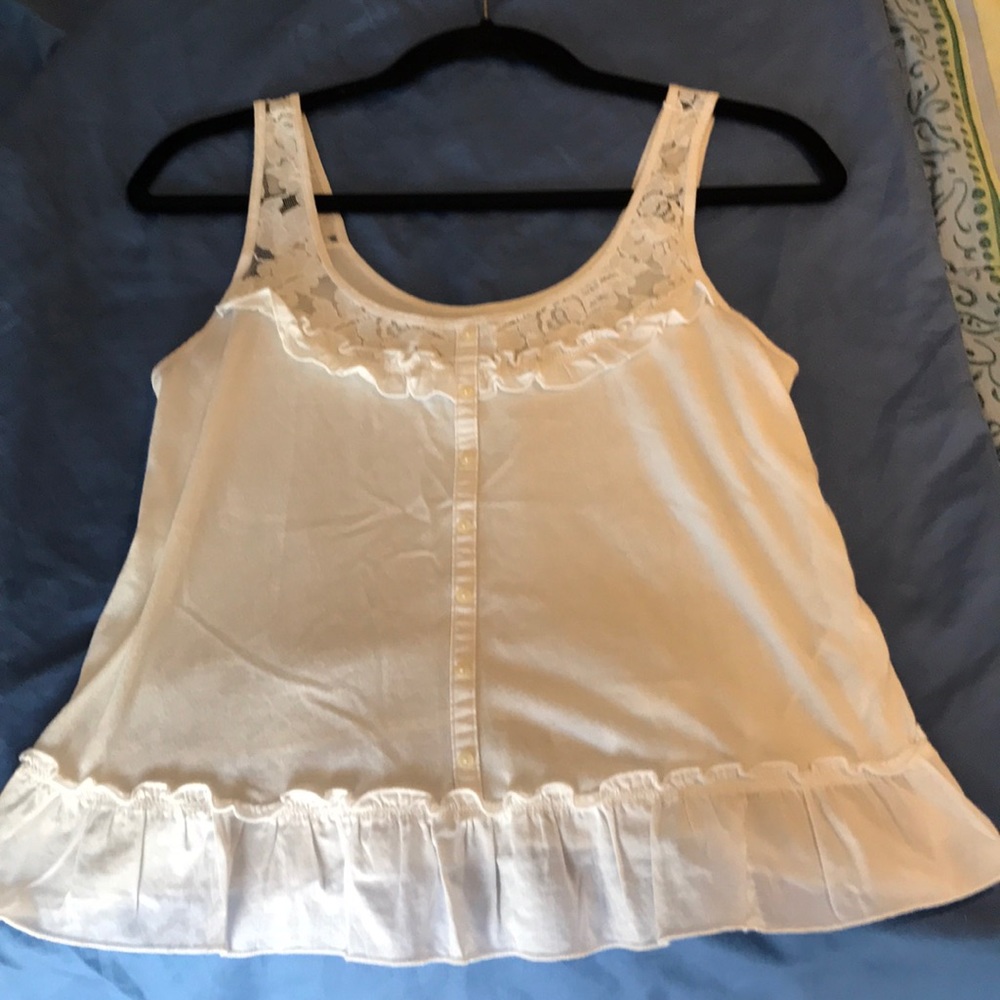 Gilly Hicks top